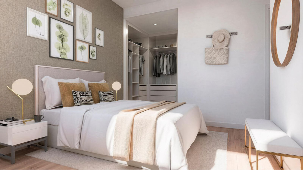 2 Bedroom Apartment in Estepona - Photo 12