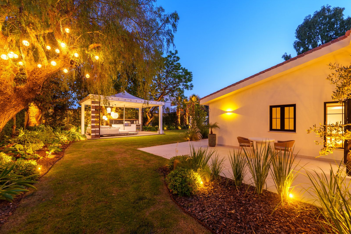5 Bedroom Villa in Marbella - Photo 54