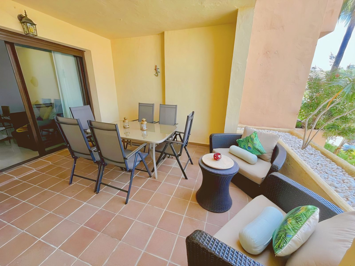 2 Bedroom Apartment in La Duquesa