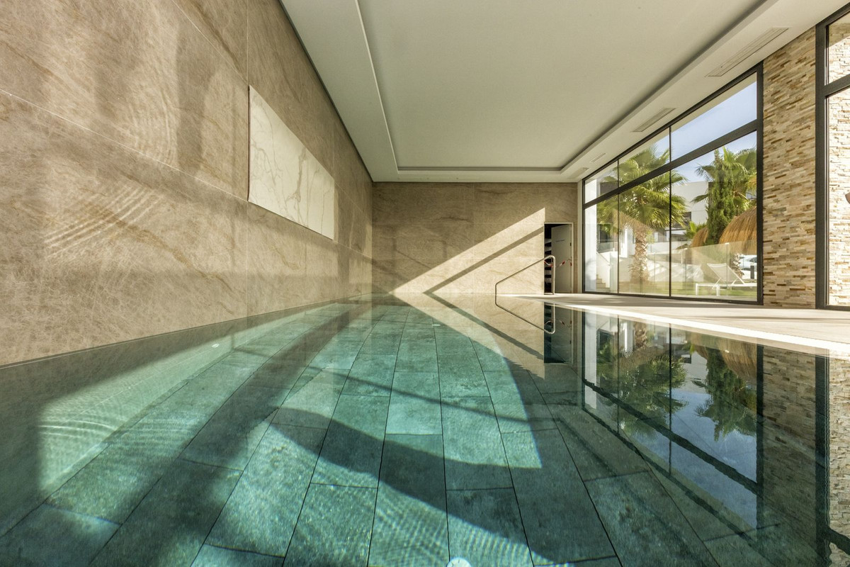 3 Bedroom Apartment in Marbella - Photo 23