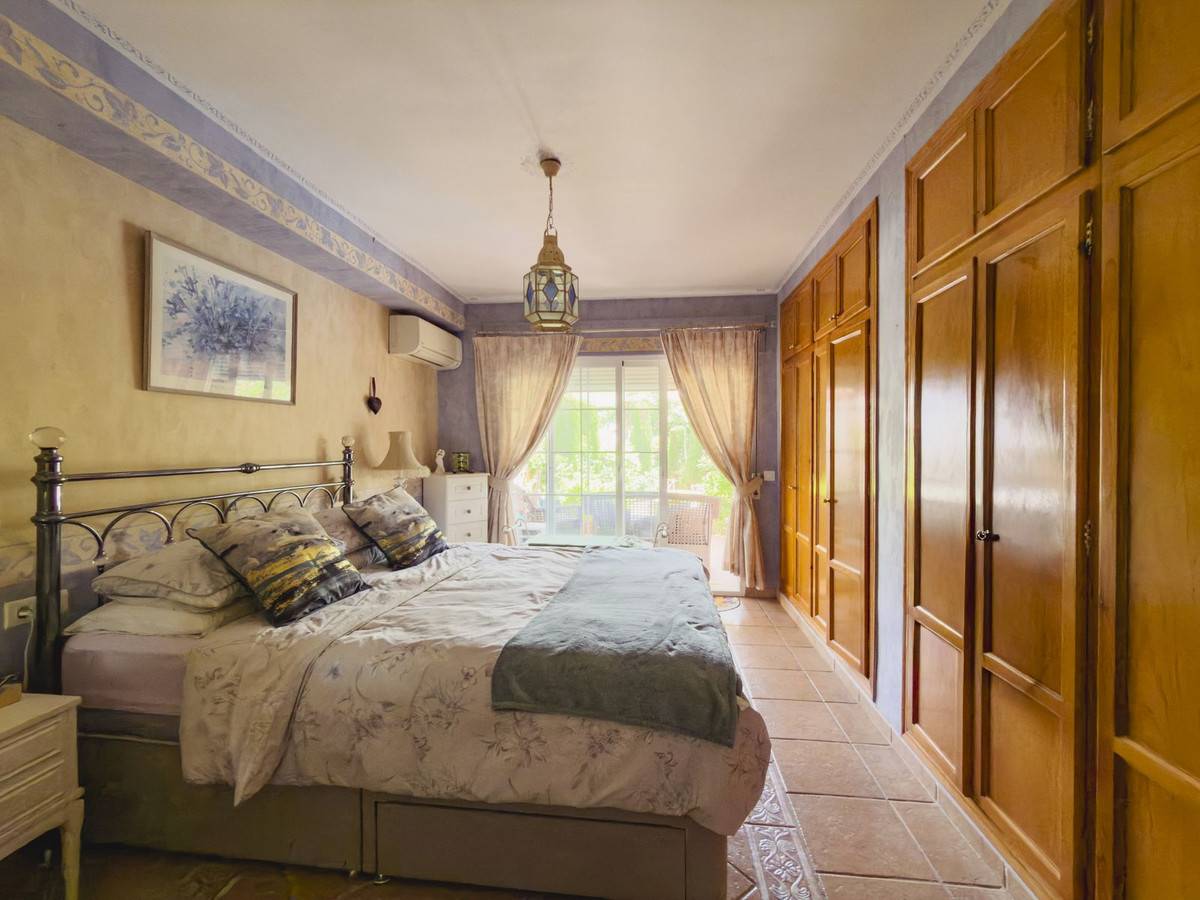 4 Bedroom Villa in Coín - Photo 18