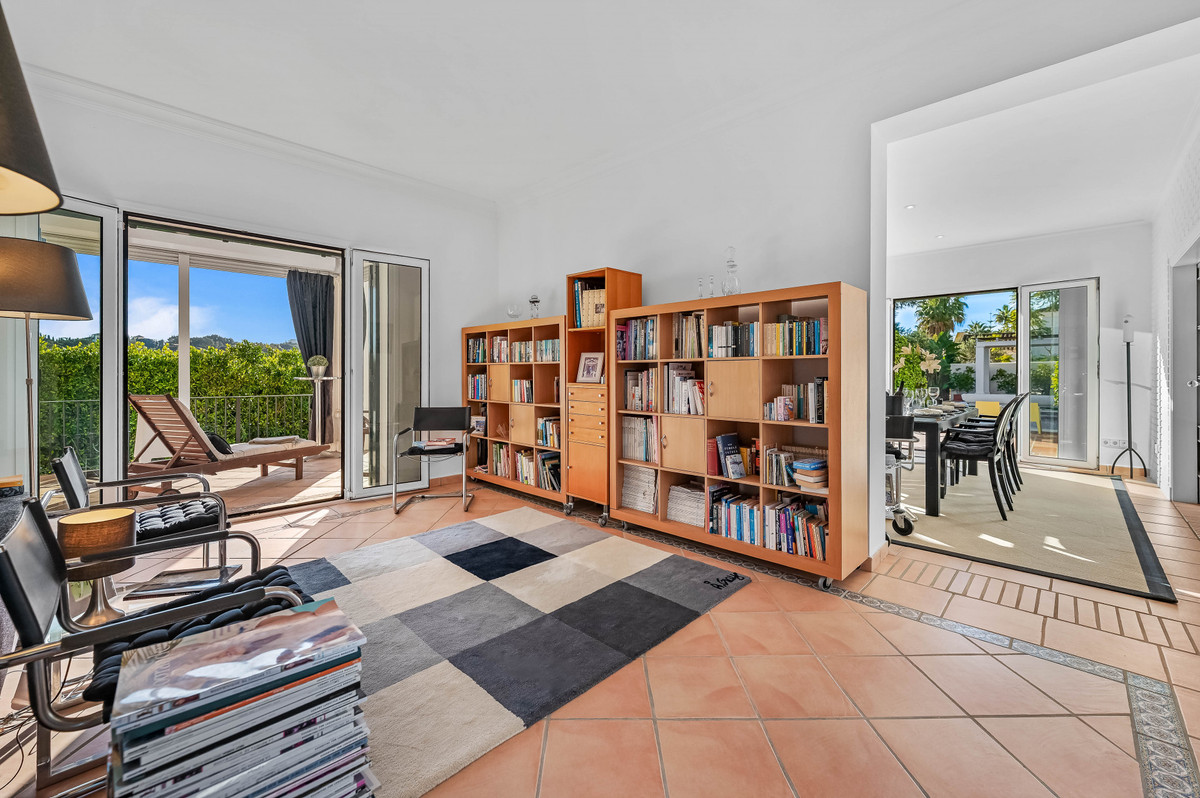 6 Bedroom Villa in Sotogrande - Photo 12