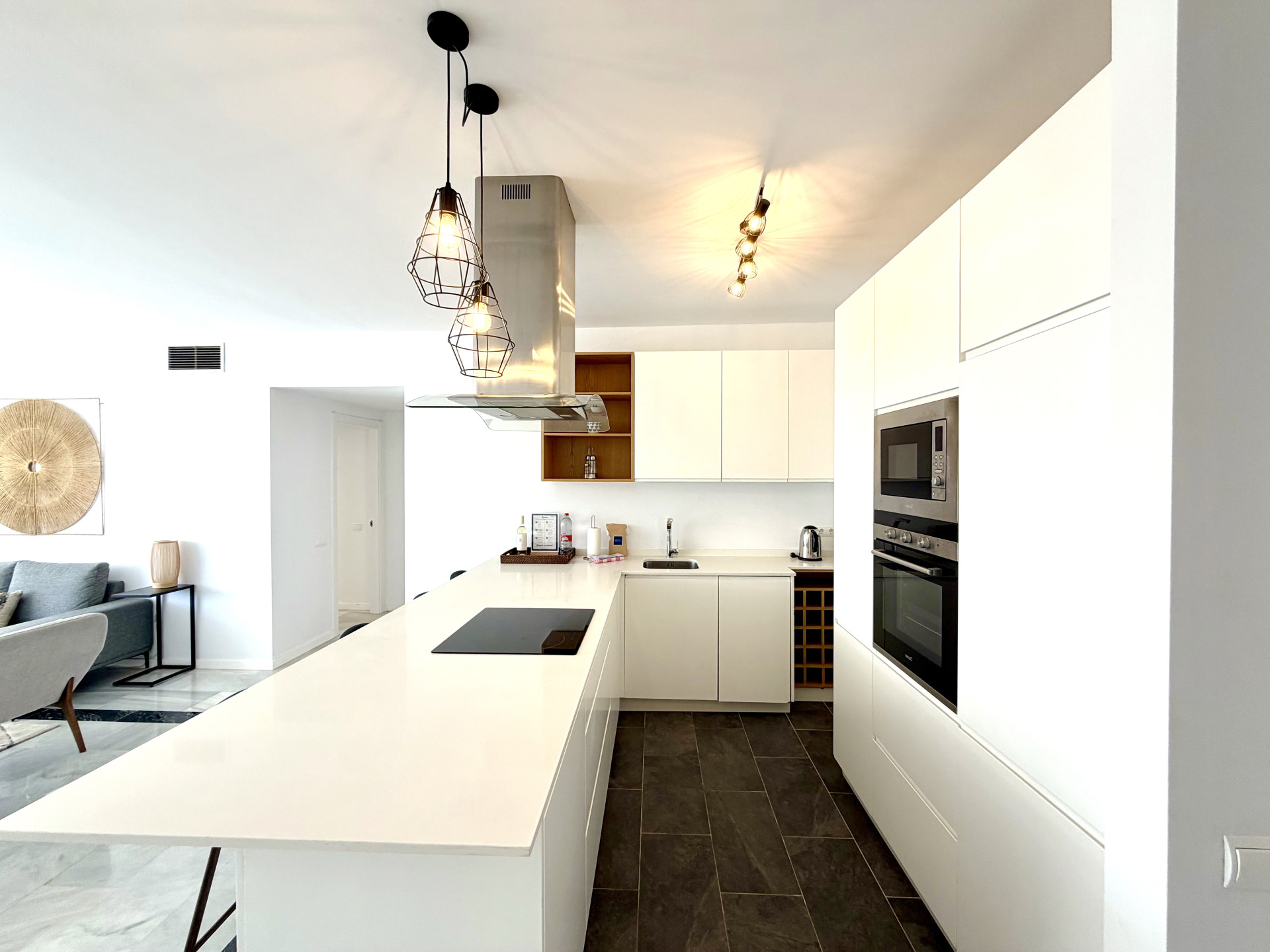 2 Bedroom Apartment in Marbella - Photo 13