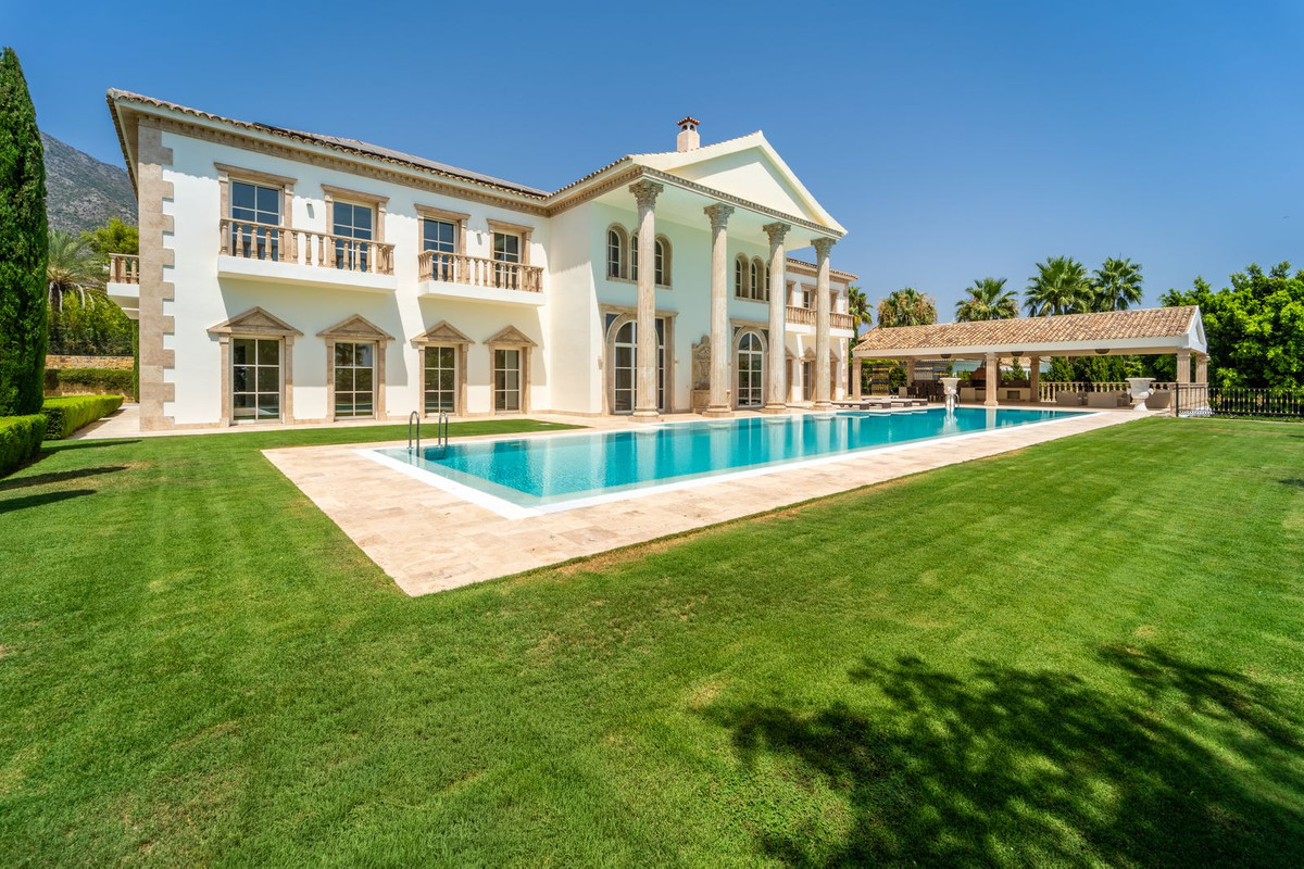 10 Bedroom Villa in Marbella - Photo 5