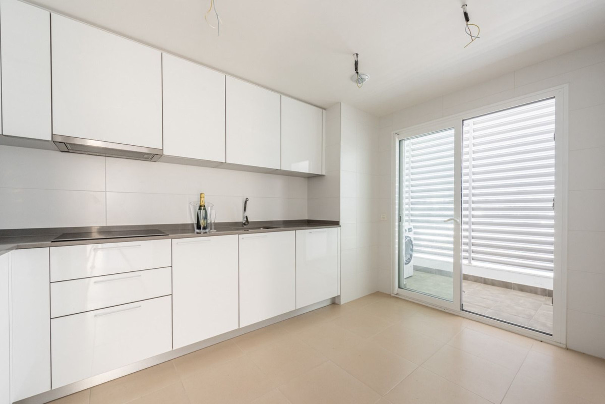 Piso de 3 dormitorios con piscina en Málaga – Foto 15