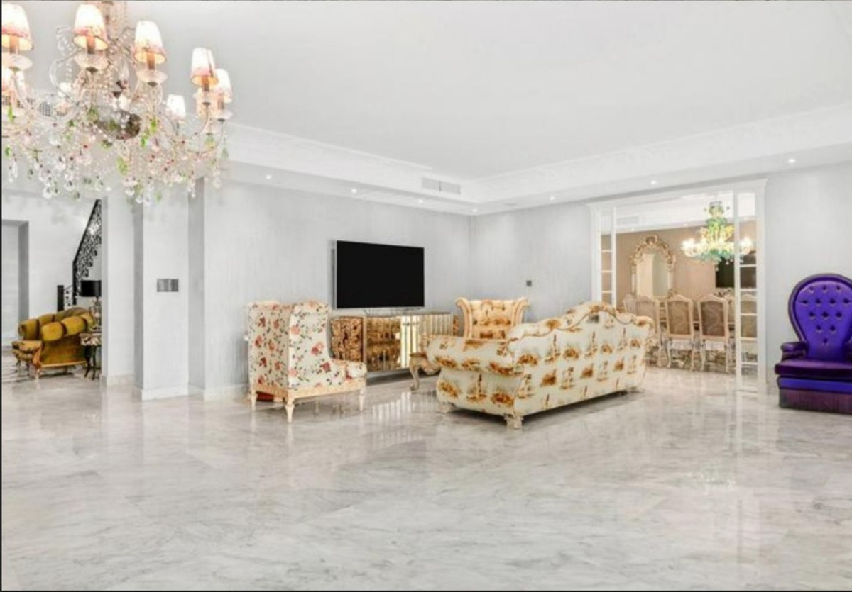 9 Bedroom Villa in Marbella - Photo 14