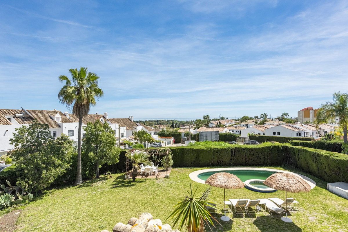 3 Bedroom Villa in Estepona - Photo 25