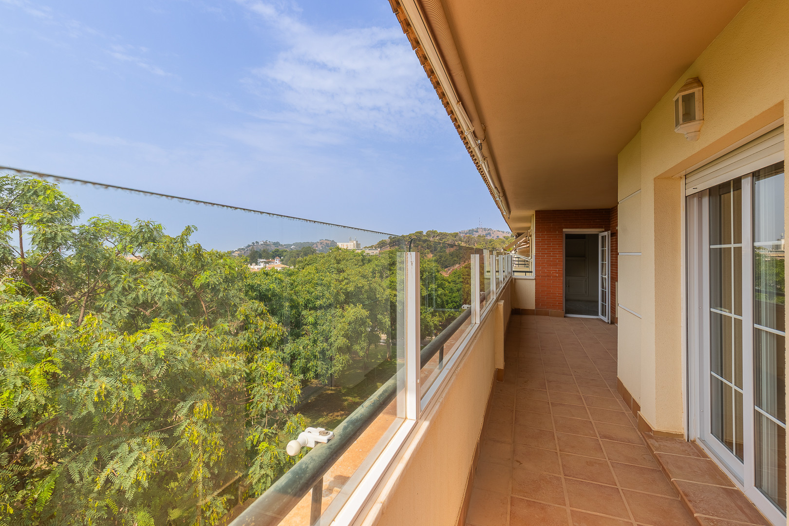 5 Bedroom Penthouse in Málaga - Photo 25