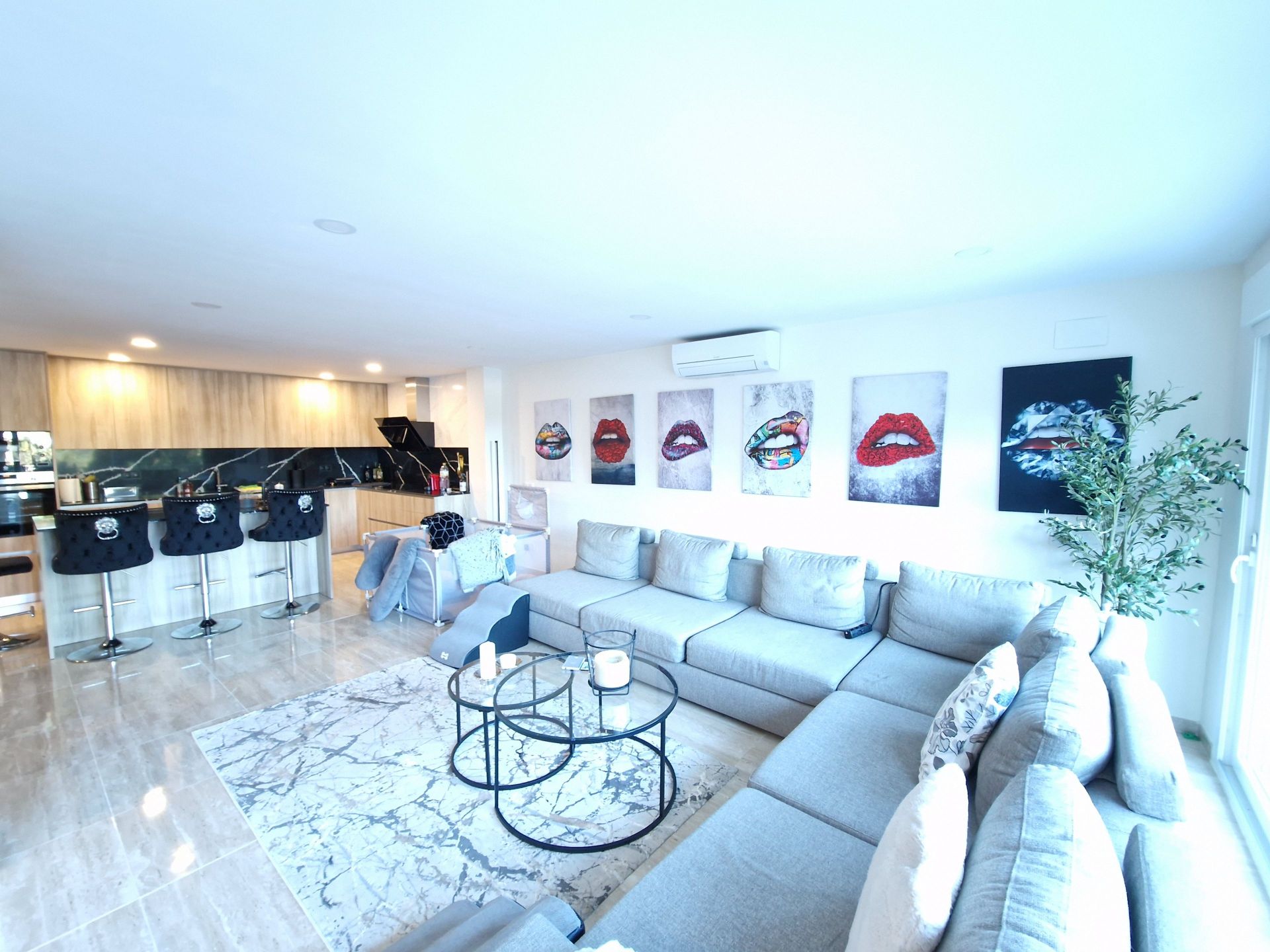 6 Bedroom Villa in Marbella - Photo 28