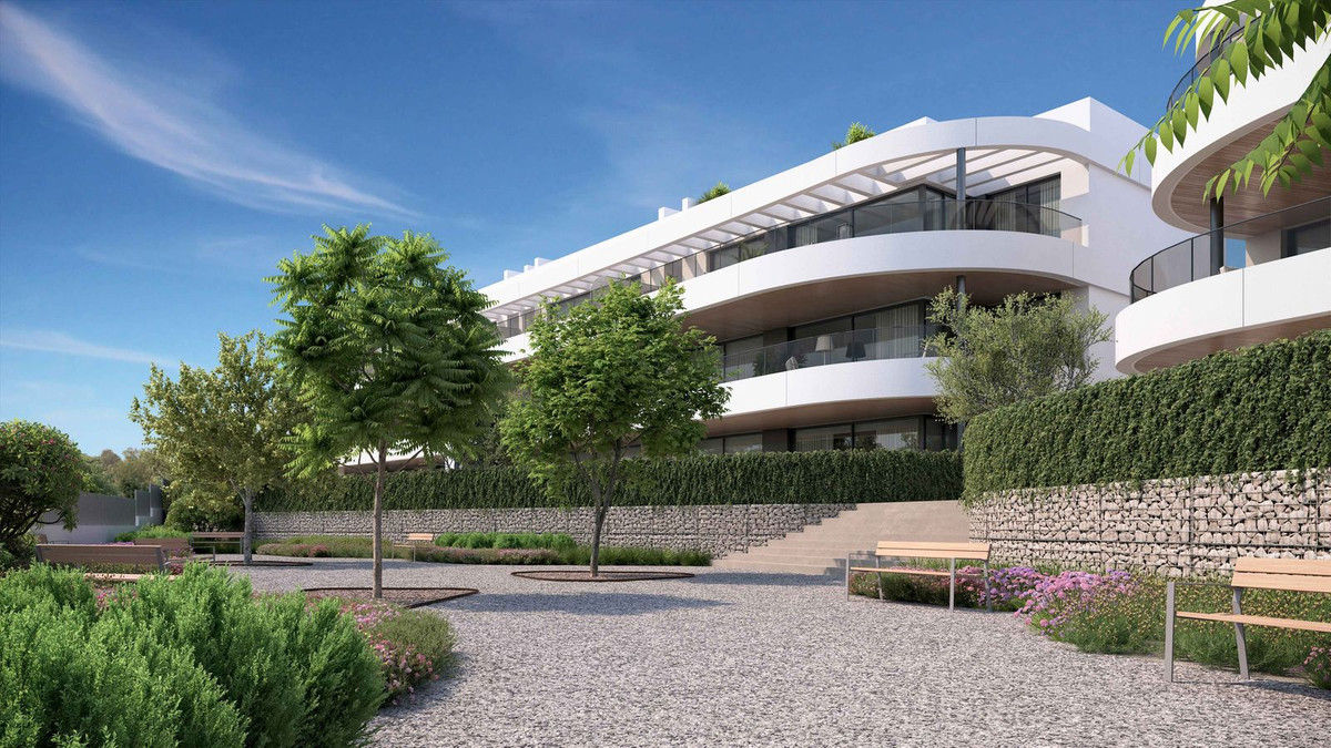2 Bedroom Apartment in Estepona - Photo 16
