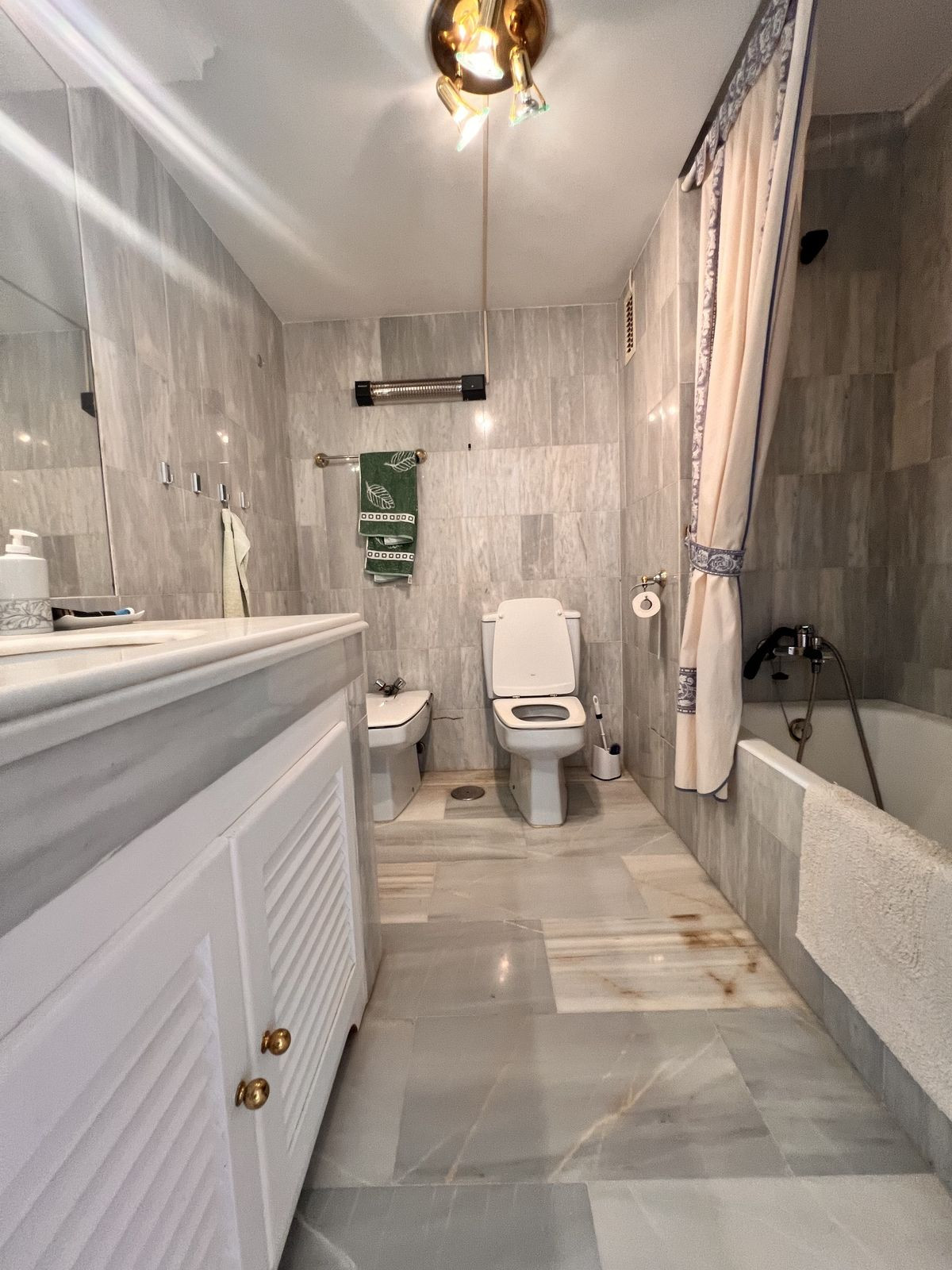 2 Bedroom Penthouse in Estepona - Photo 14