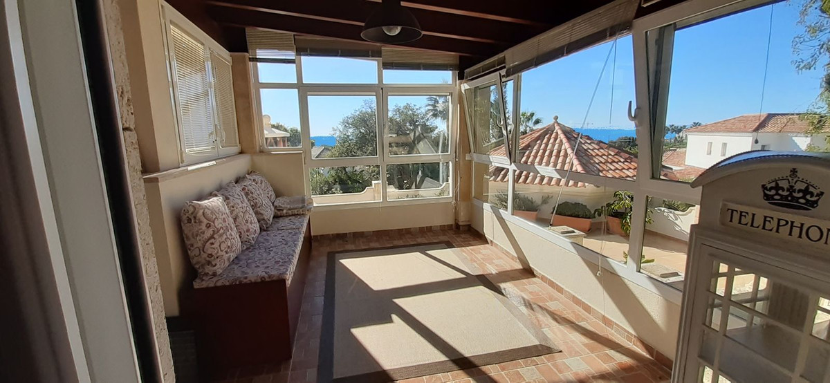 5 Bedroom Villa in Marbella - Photo 6