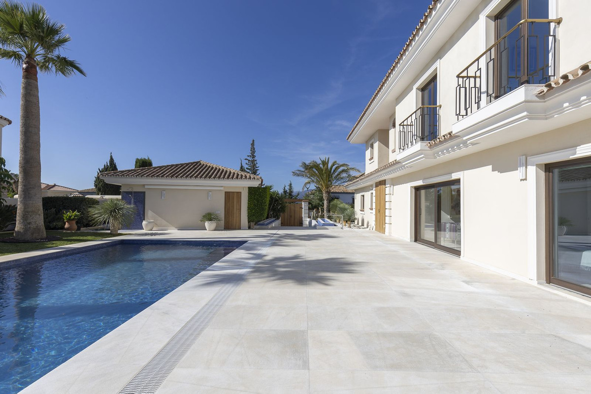 6 Bedroom Villa in Mijas - Photo 10