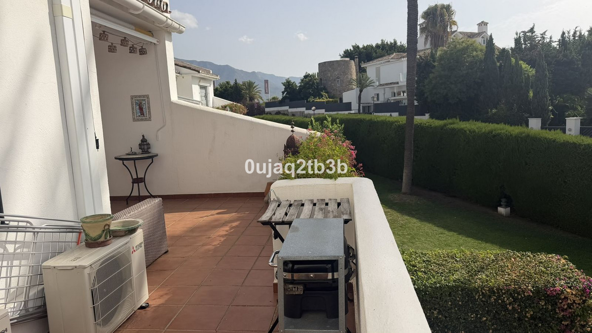 2 Bedroom Apartment in Marbella - Photo 3