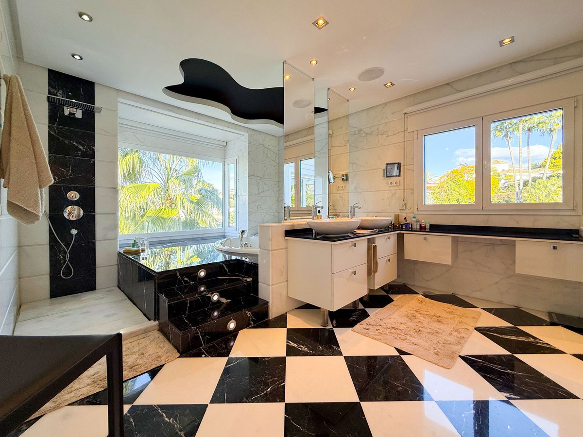 6 Bedroom Villa in Benahavís - Foto 14