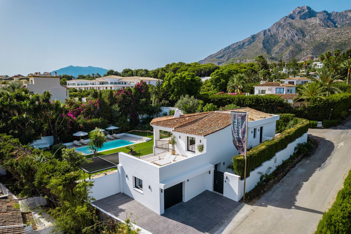 4 Bedroom Villa in Marbella - Photo 41