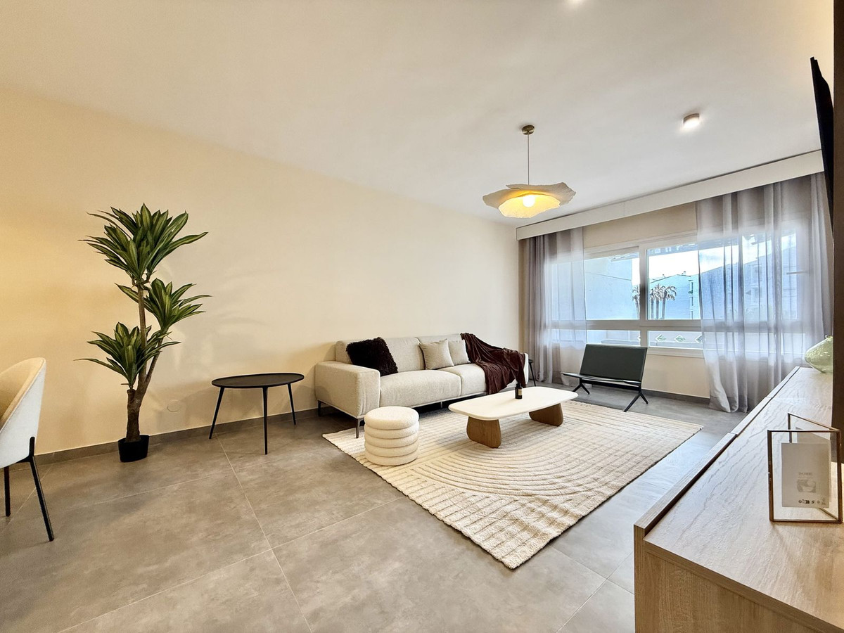 1 Bedroom Apartment in Marbella - Photo 18