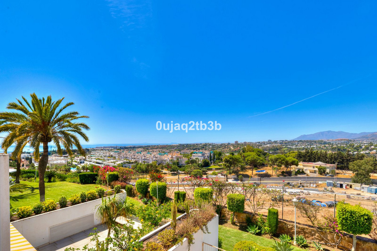 3 Bedroom Apartment in Marbella - Photo 24