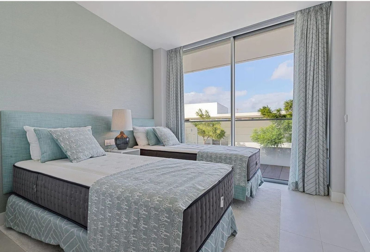 3 Bedroom Apartment in Estepona - Foto 7