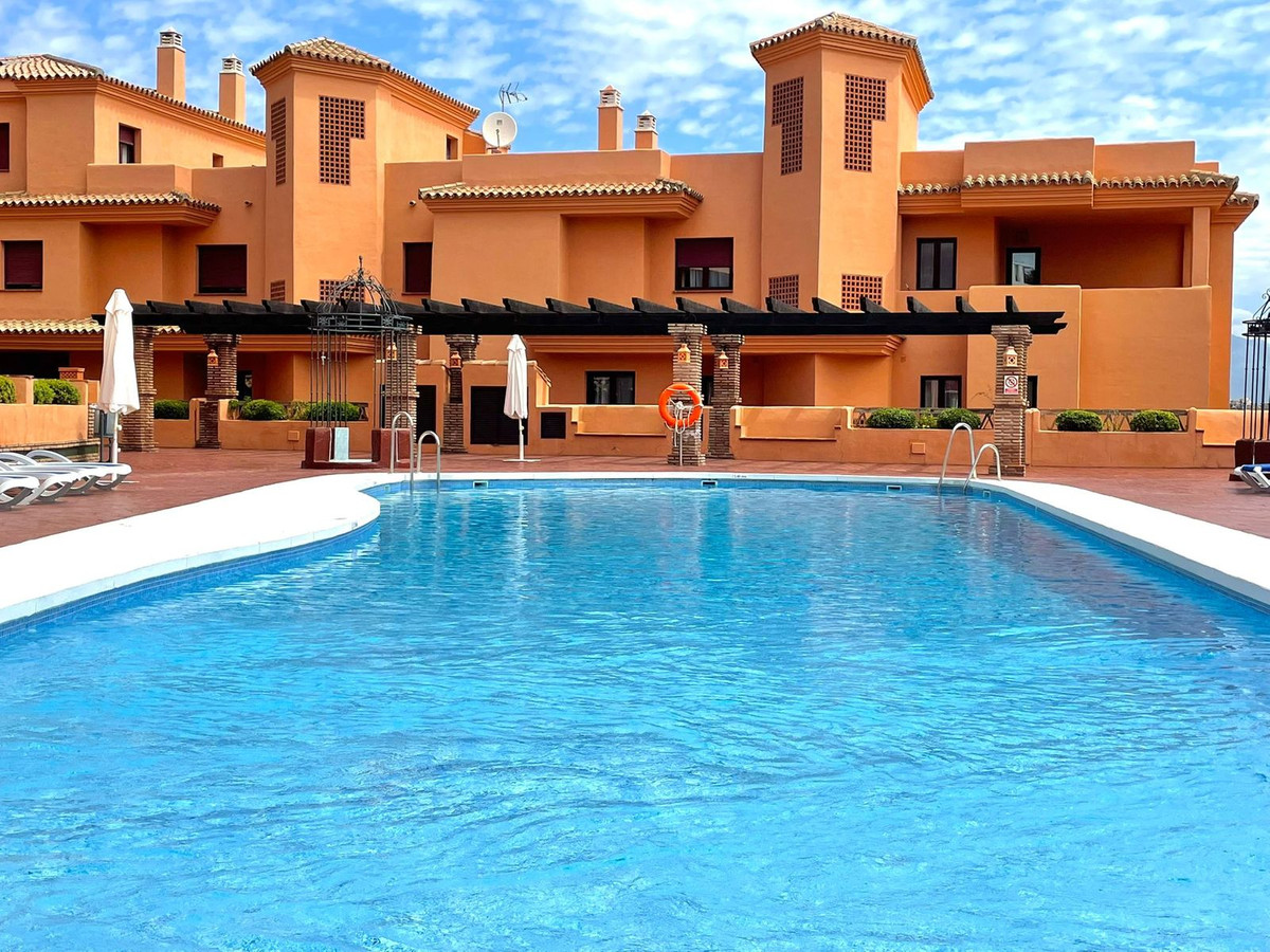 1 Bedroom Apartment in Benahavís - Photo 17