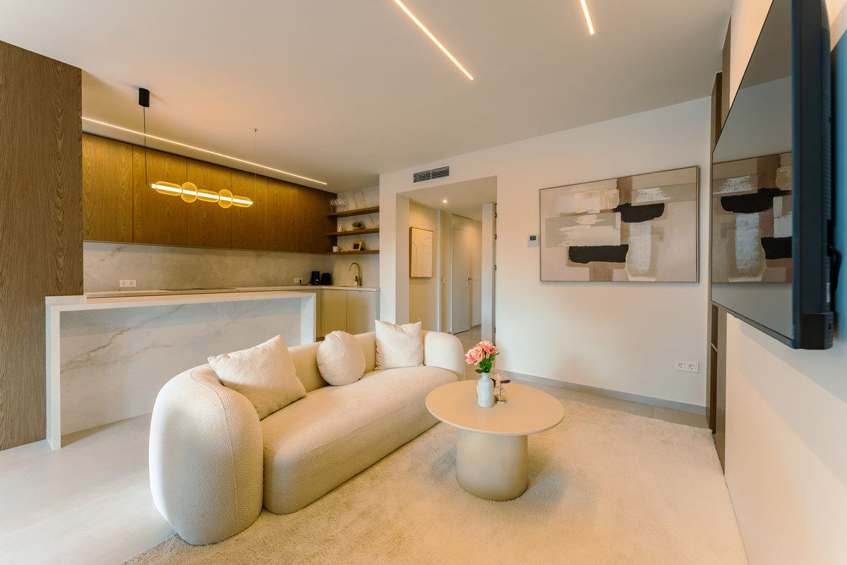 2 Bedroom Apartment in Marbella - Photo 6