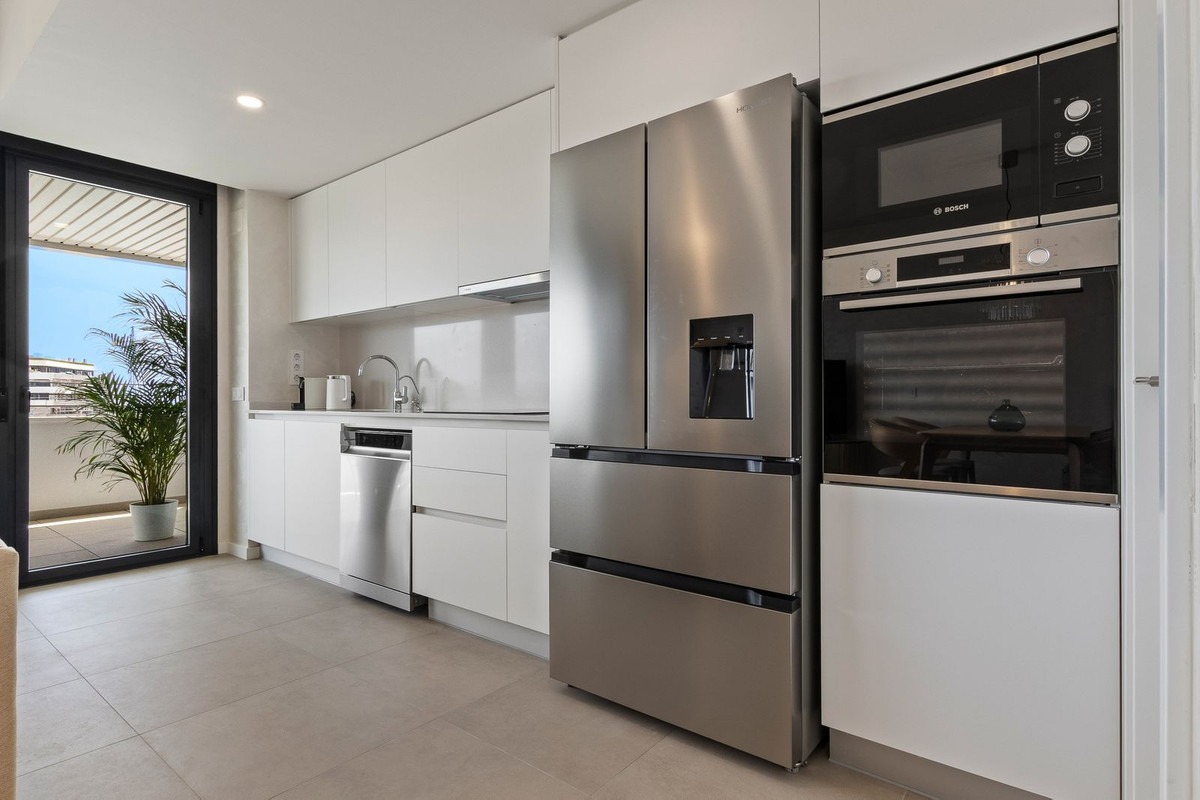 1 Bedroom Apartment in Torremolinos - Photo 13