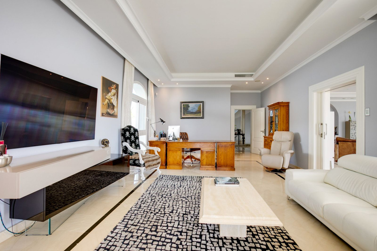 5 Bedroom Villa in Benahavís - Фото 18