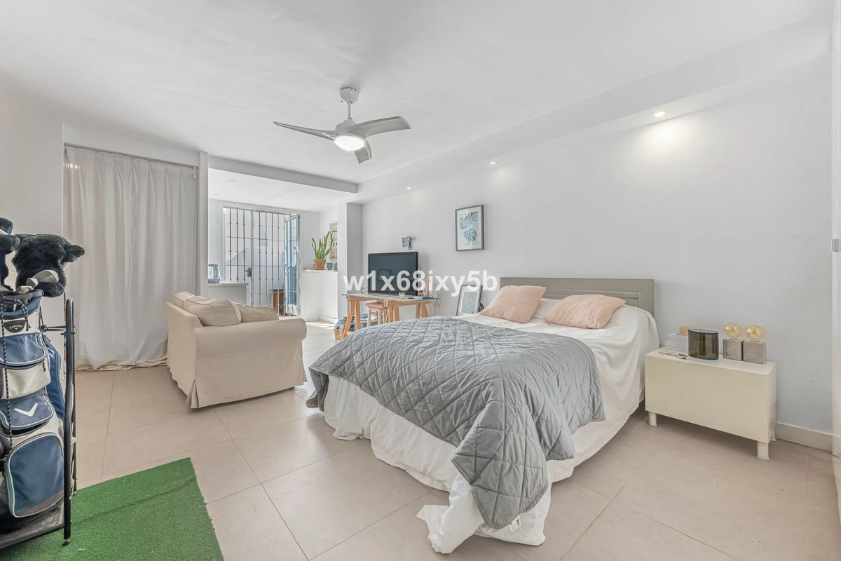3 Bedroom Townhouse in Marbella - Photo 14