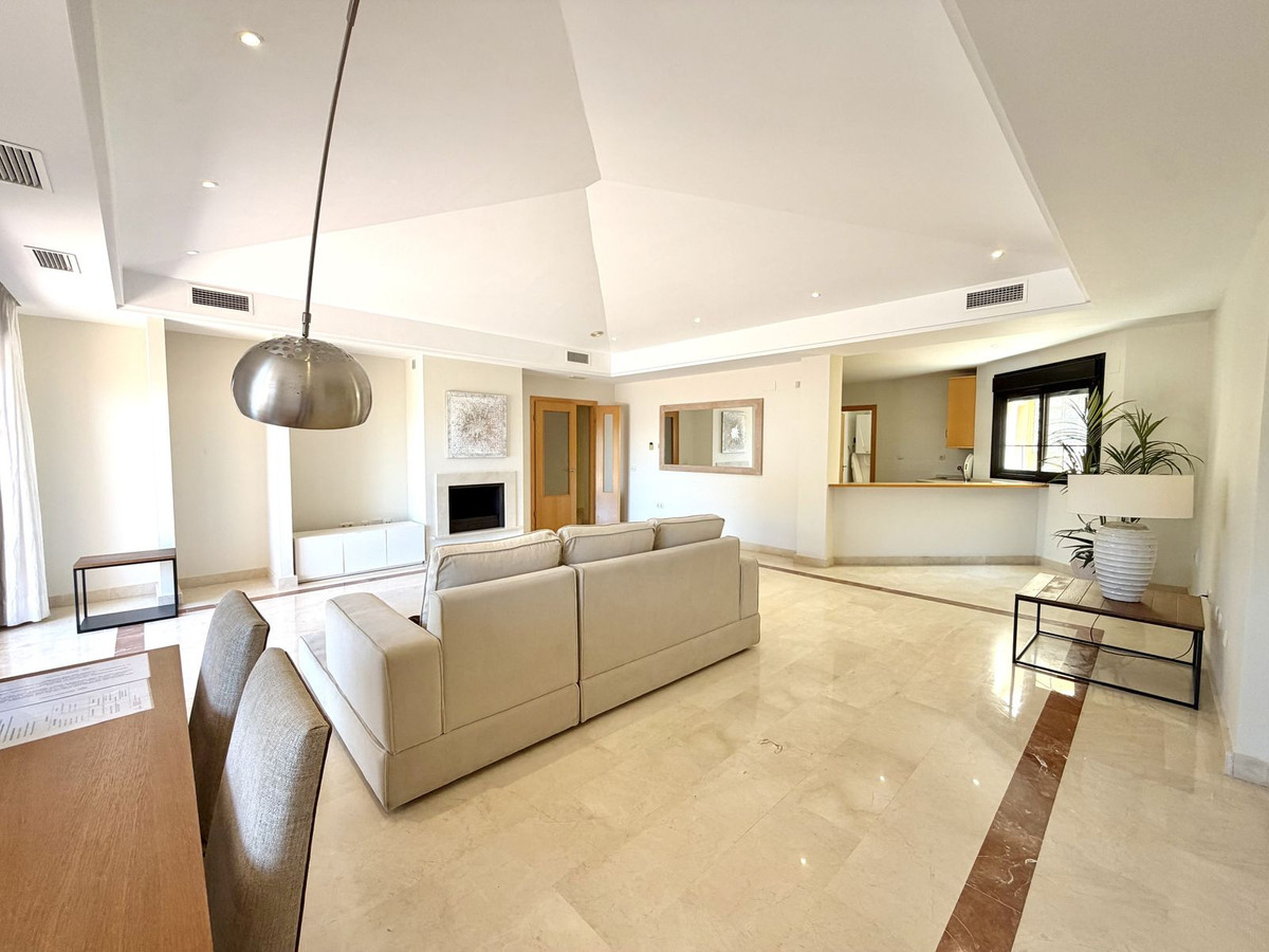 2 Bedroom Apartment in Marbella - Photo 8