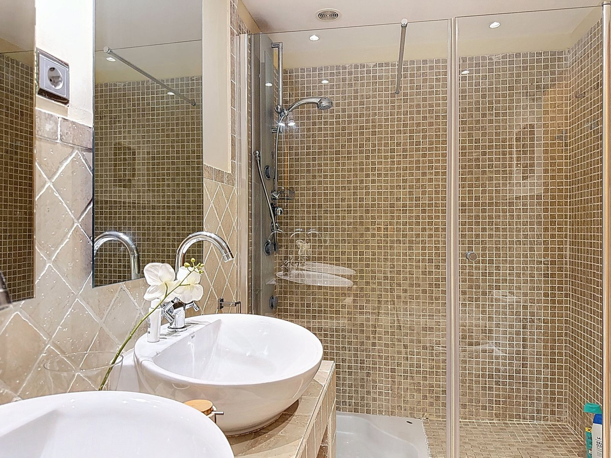 3 Bedroom Apartment in Estepona - Foto 31