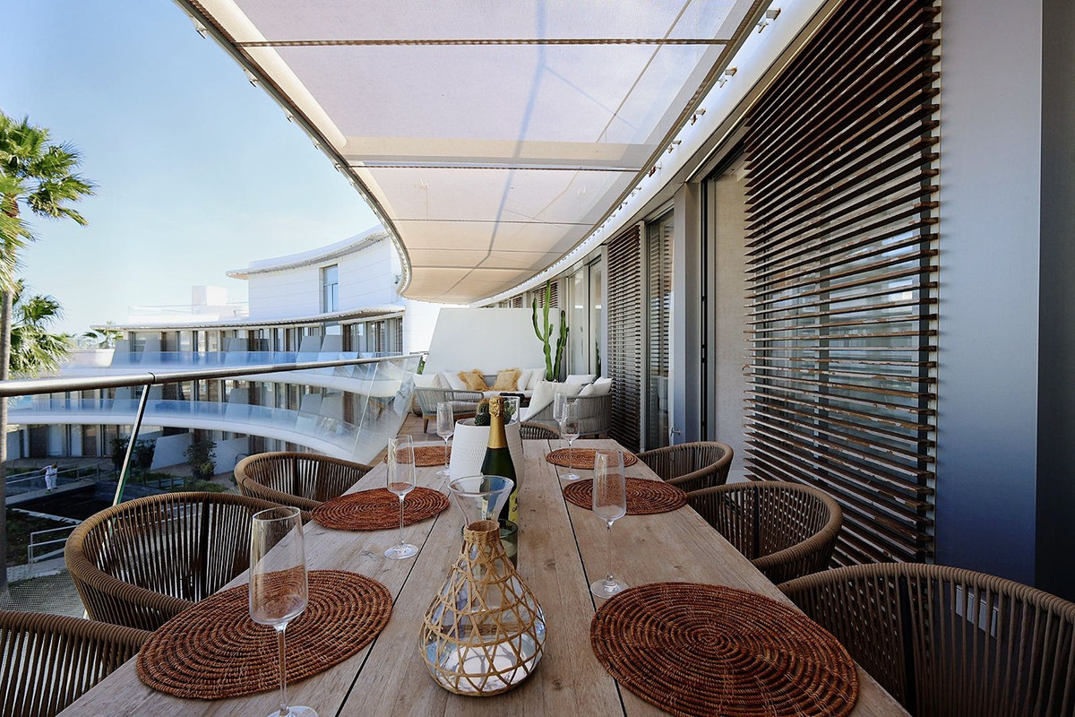 4 Bedroom Apartment in Estepona - Photo 28