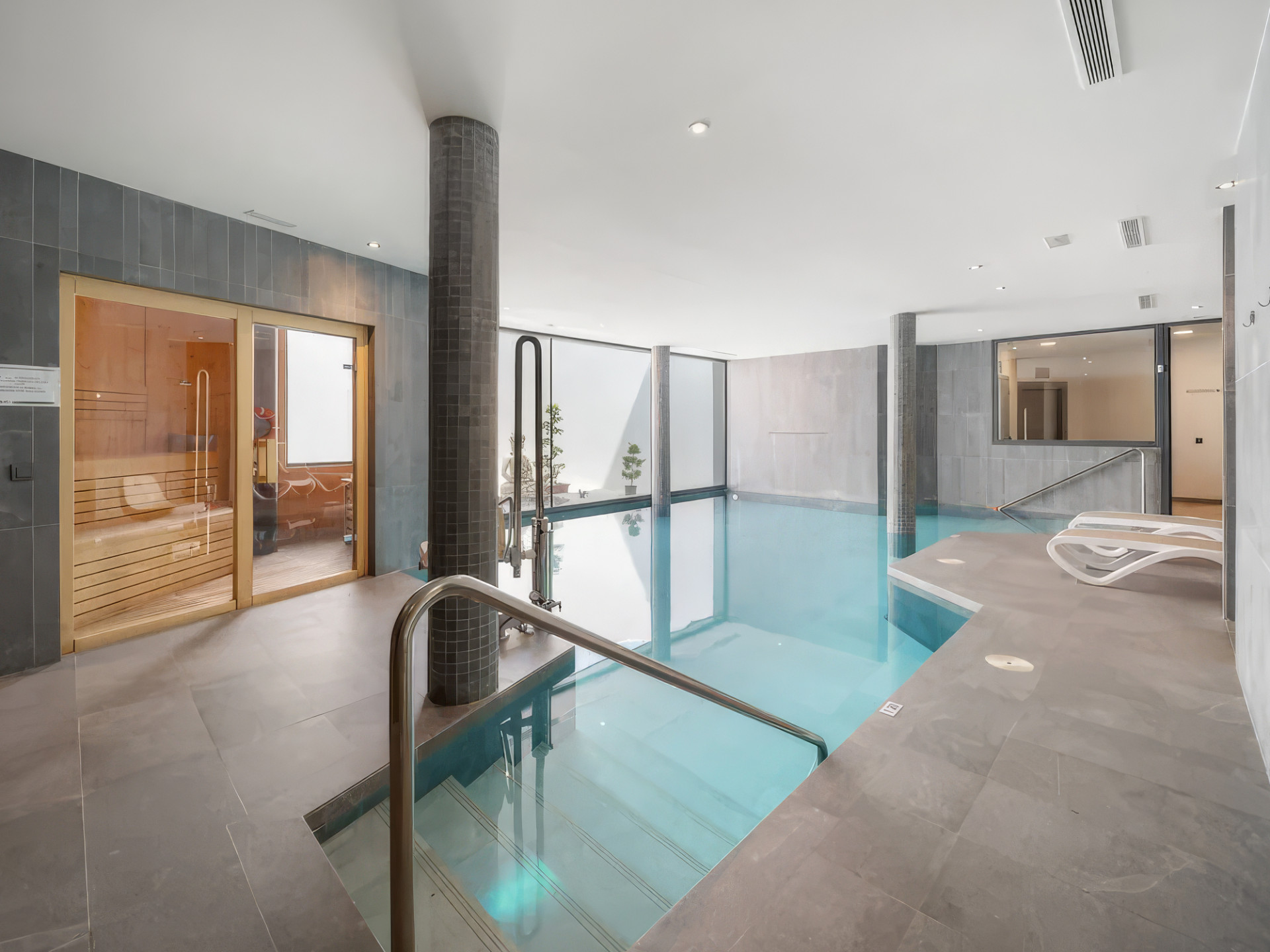3 Bedroom Penthouse in Estepona - Photo 17