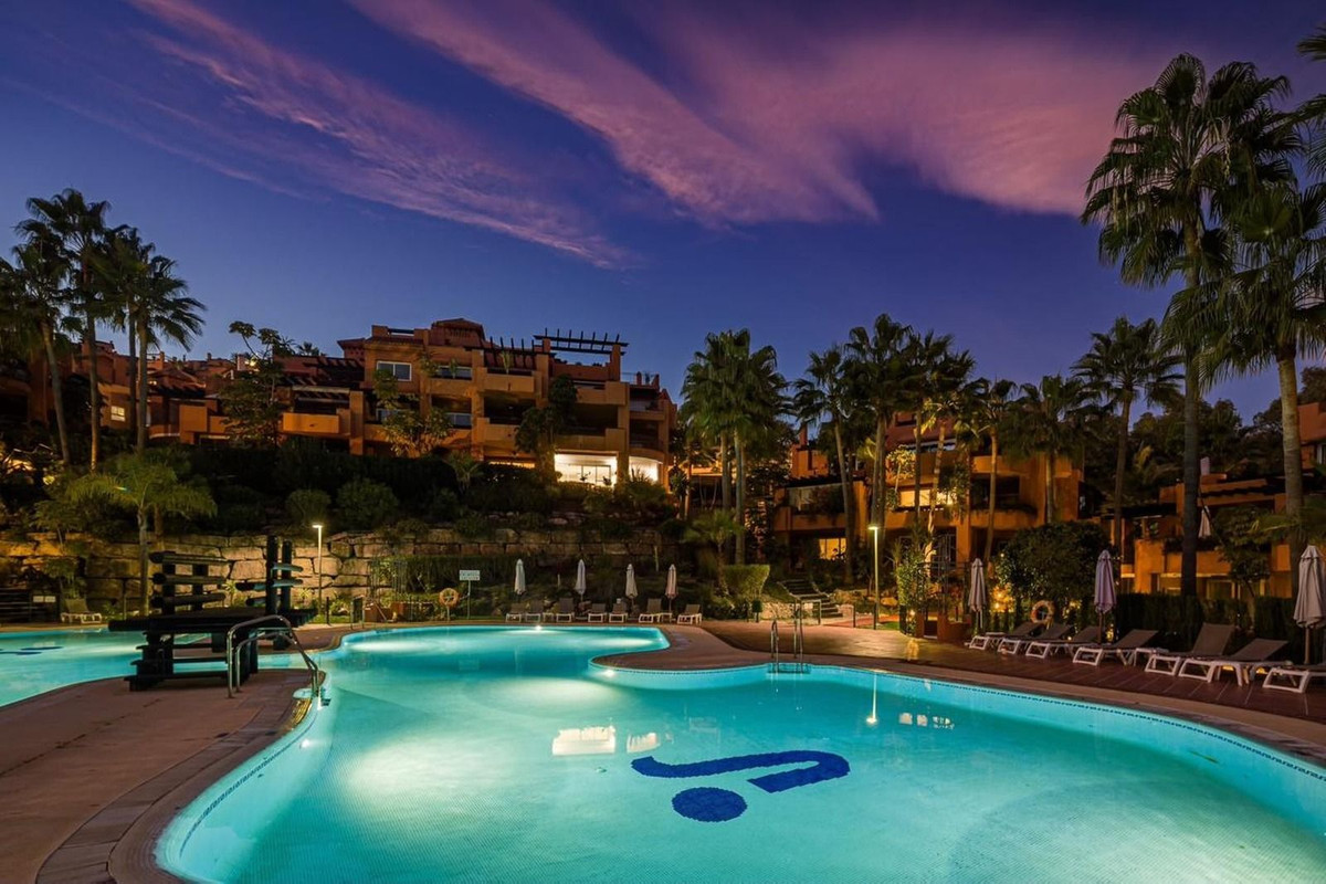 4 Bedroom Apartment in Marbella - Photo 21