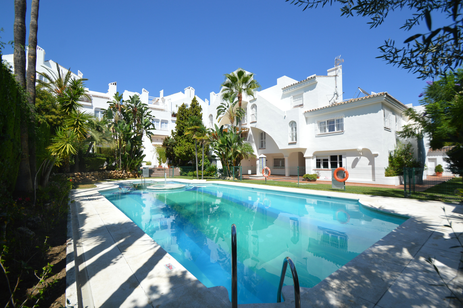 Piso de 2 dormitorios con piscina en Málaga – Foto 30