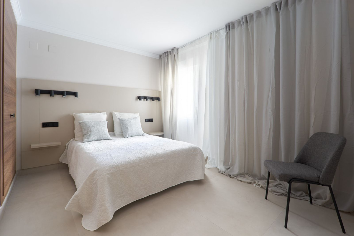 3 Bedroom Apartment in San Pedro de Alcántara - Photo 18