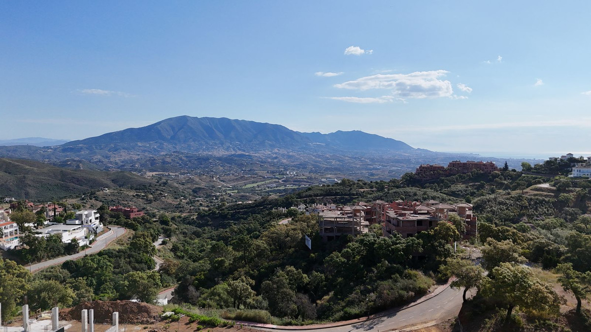 1,899 m² Plot in Marbella - Photo 4
