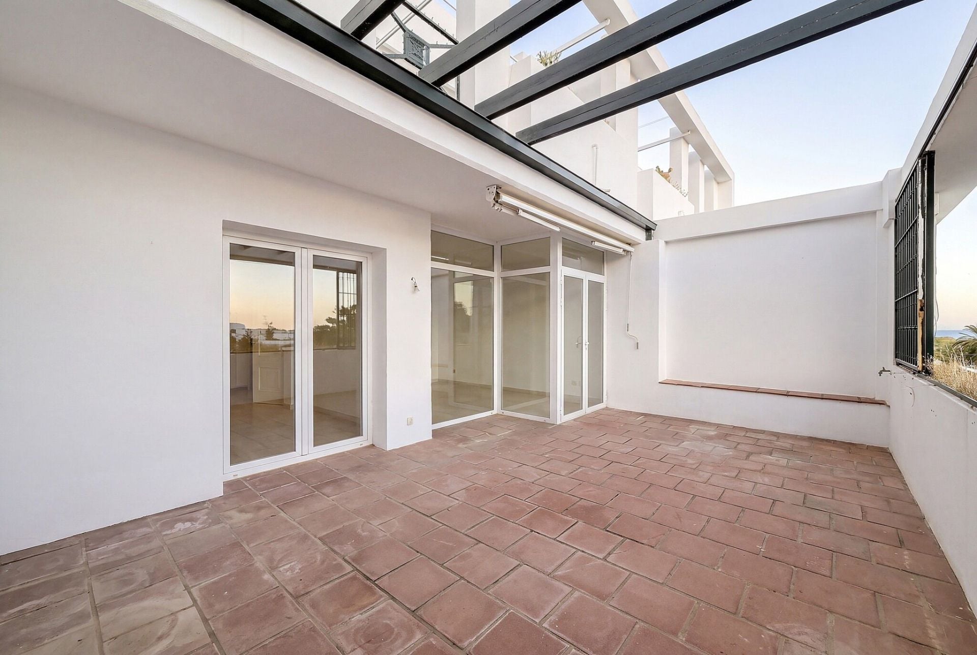 2 Bedroom Apartment in Benahavís - Photo 21