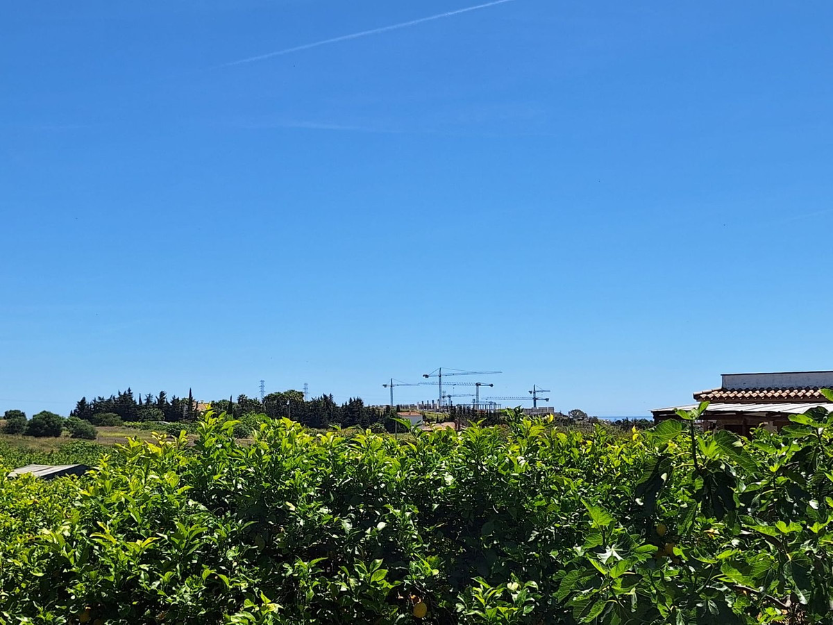 3 Bedroom Country house in Estepona - Photo 5