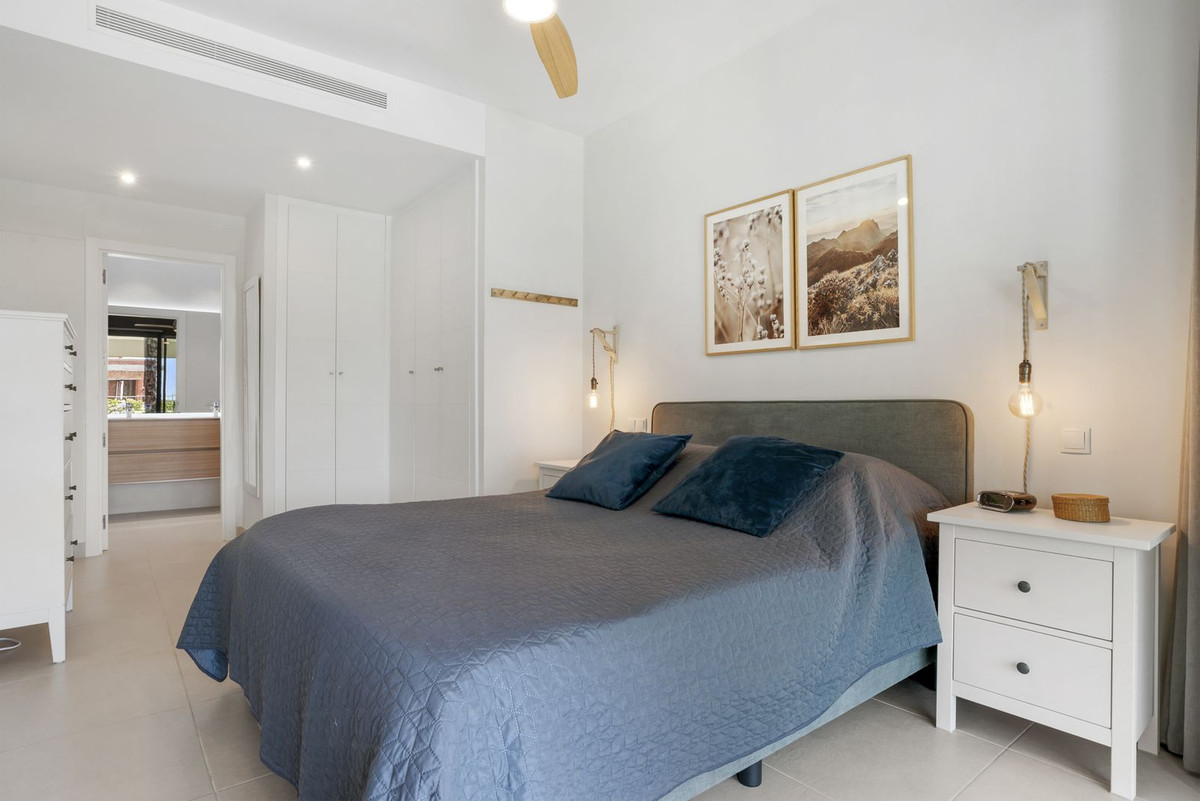 2 Bedroom Apartment in Estepona - Photo 22