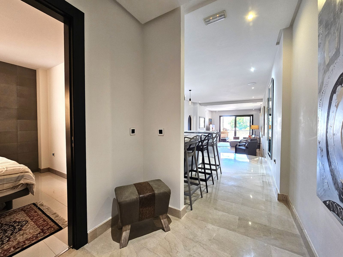 3 Bedroom Apartment in Marbella - Photo 19