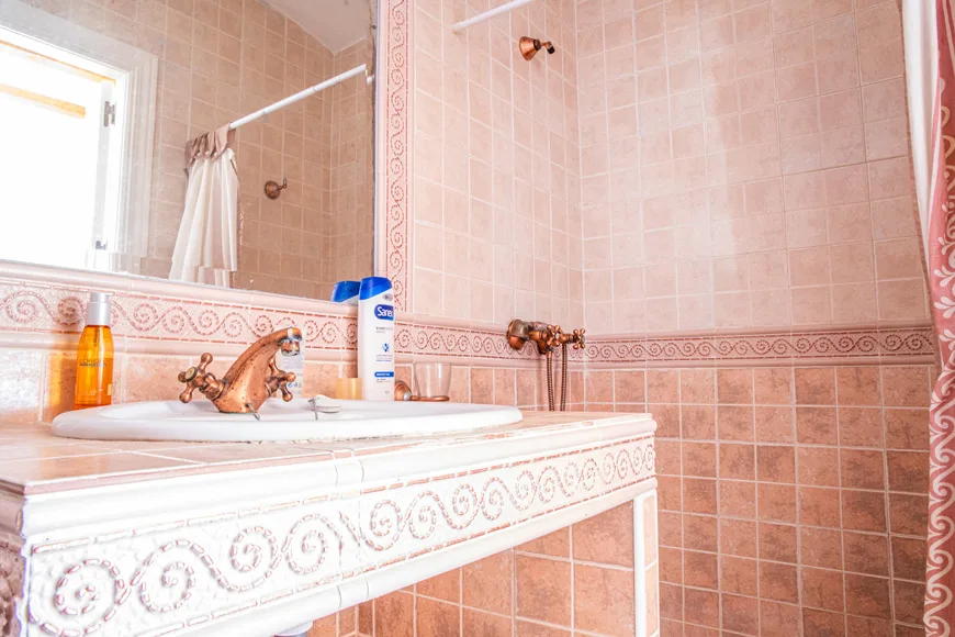 5 Bedroom Townhouse in Jimena de la Frontera - Photo 4