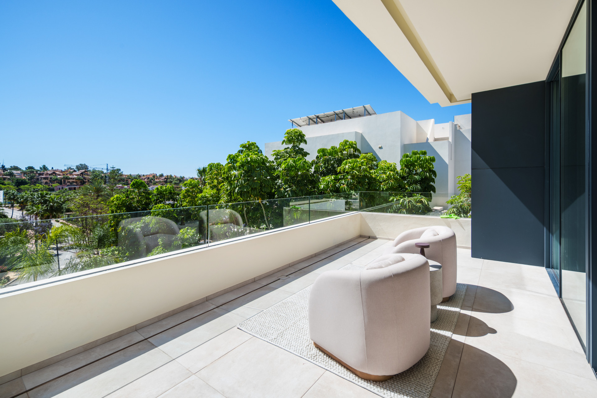 4 Bedroom Villa in Estepona - Photo 25