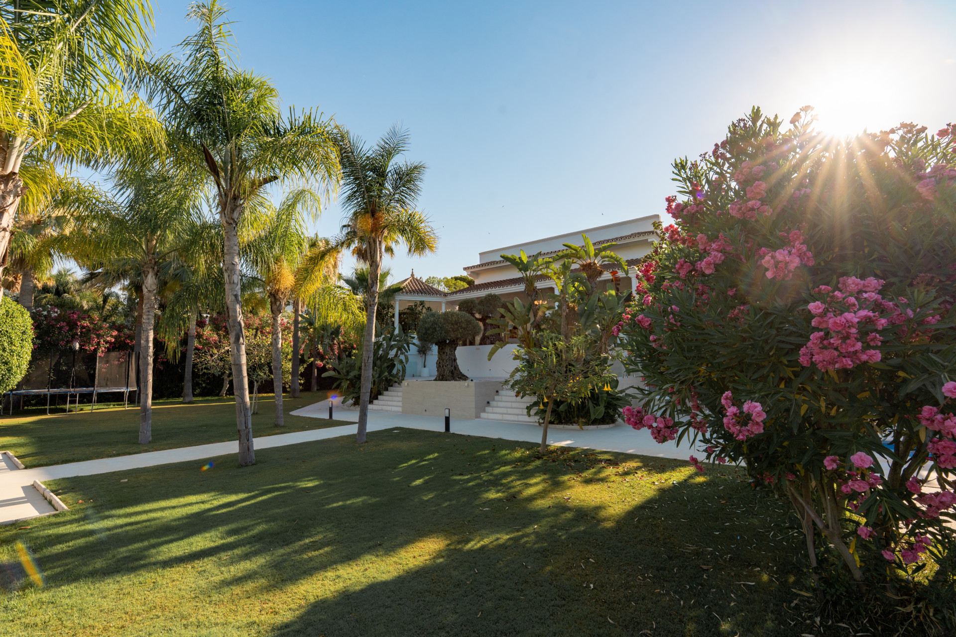 6 Bedroom Villa in San Pedro de Alcántara - Photo 35