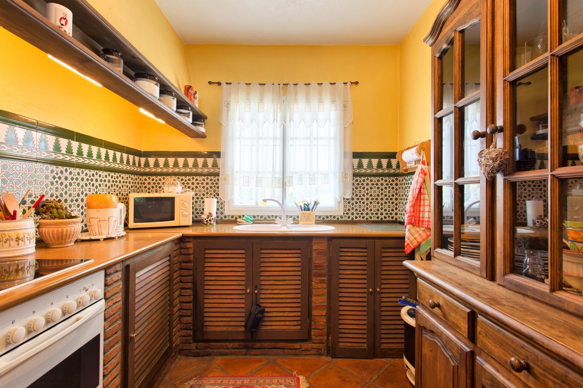 3 Bedroom Townhouse in Benahavís - Photo 10