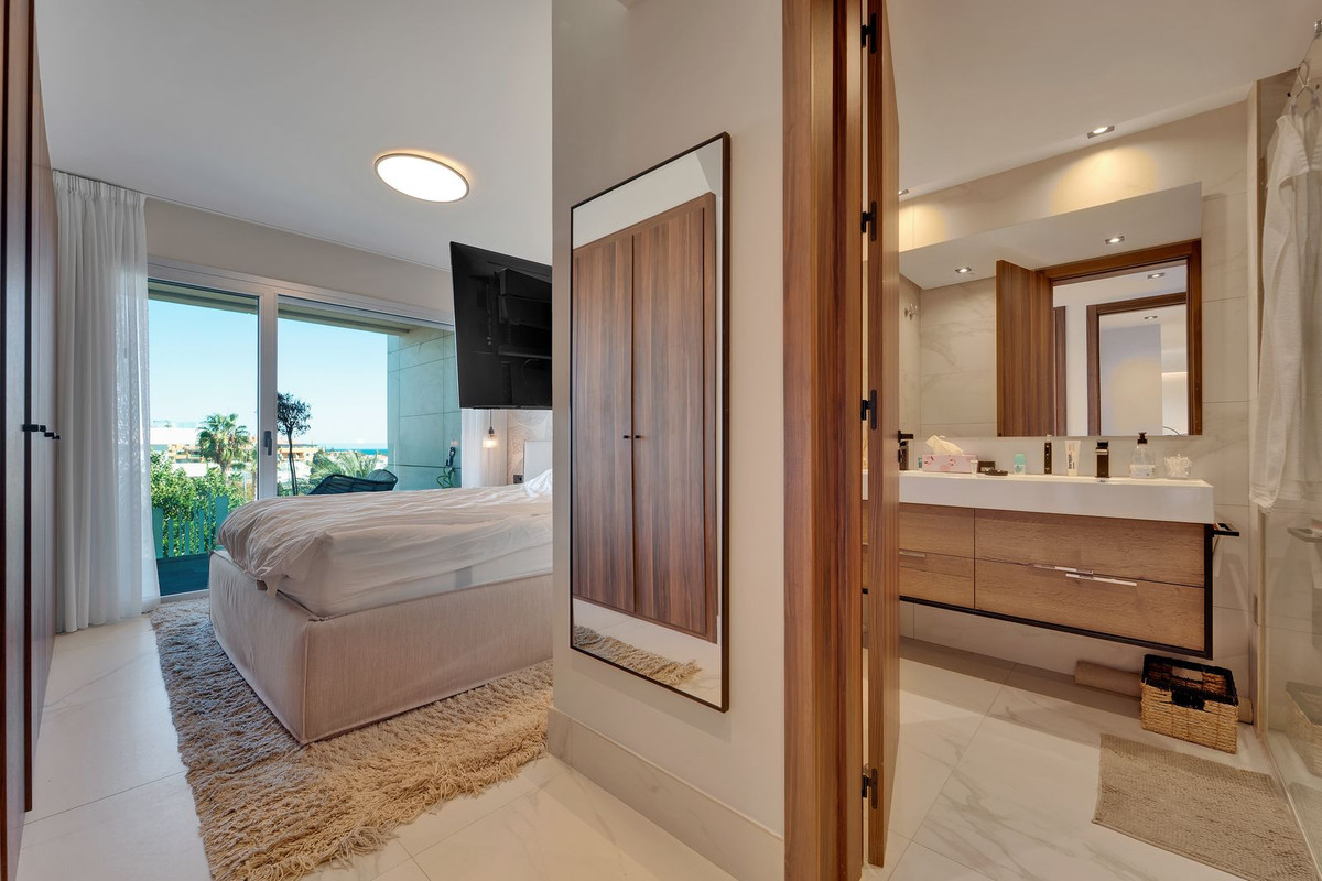 3 Bedroom Apartment in San Pedro de Alcántara - Photo 12
