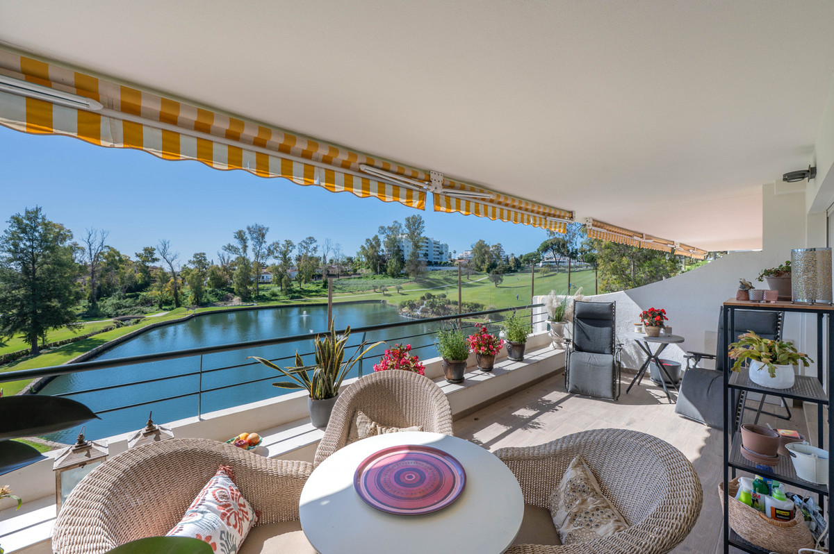 4 Bedroom Apartment in San Pedro de Alcántara - Photo 28