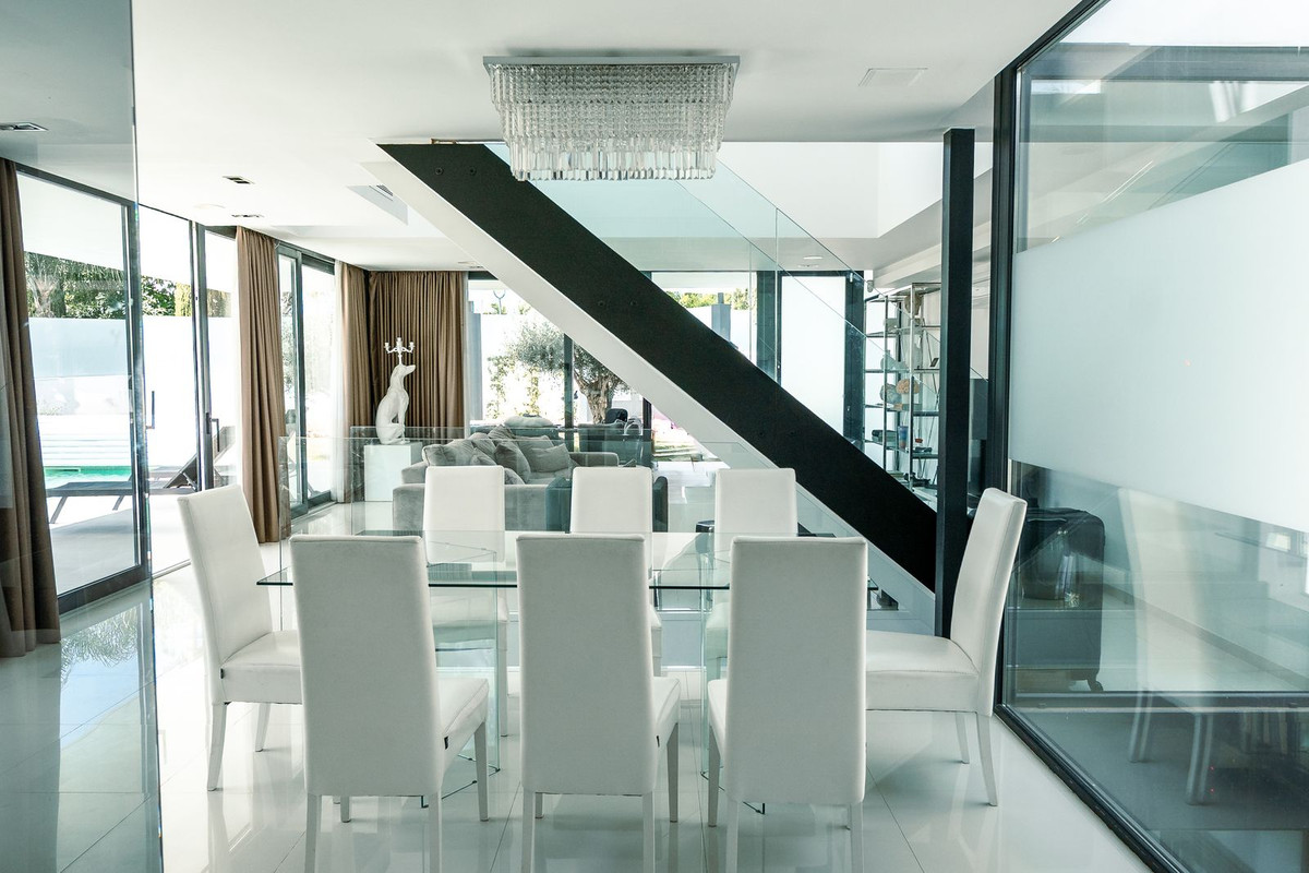 5 Bedroom Villa in Marbella - Photo 15