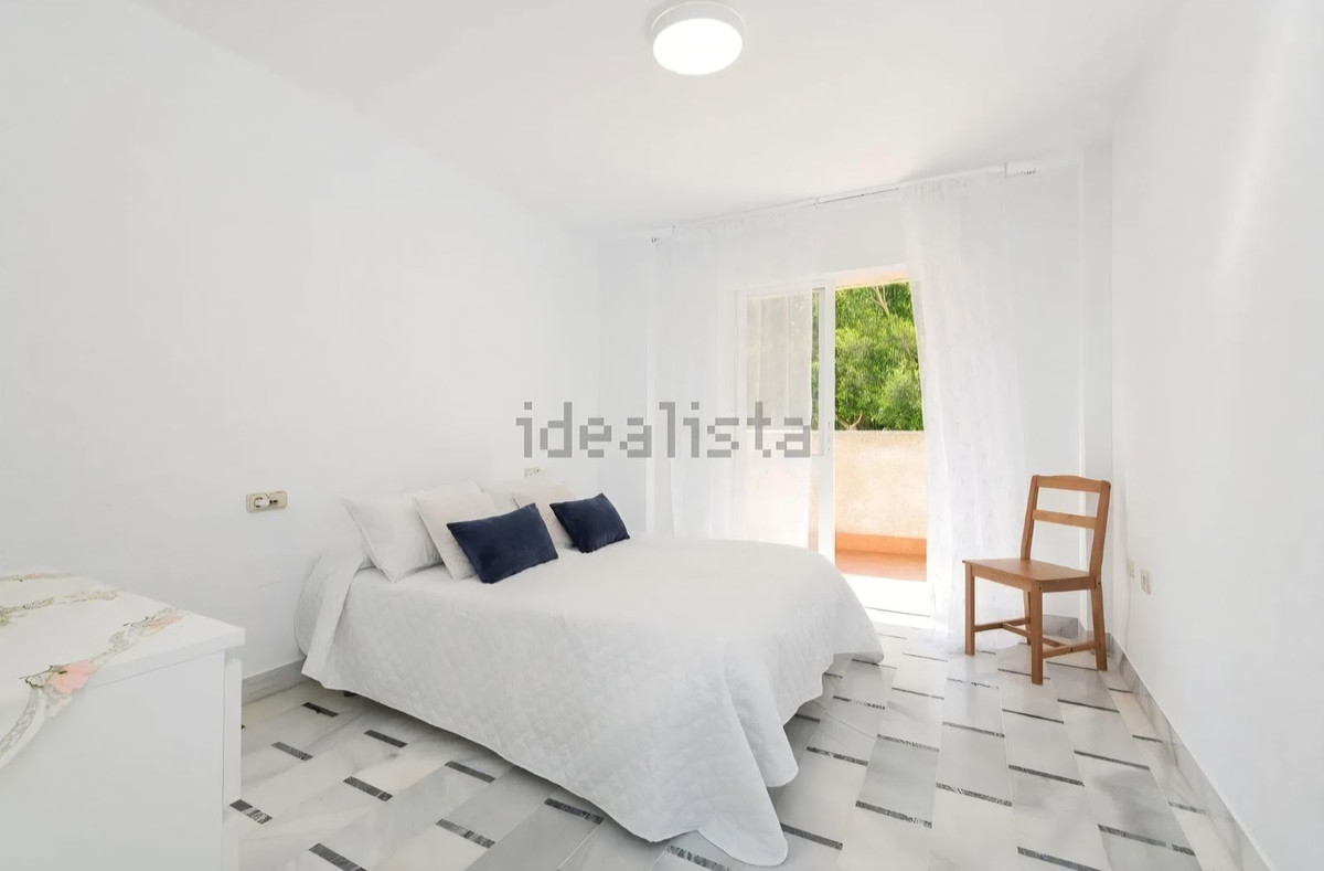 4 Bedroom Apartment in Málaga - Photo 5
