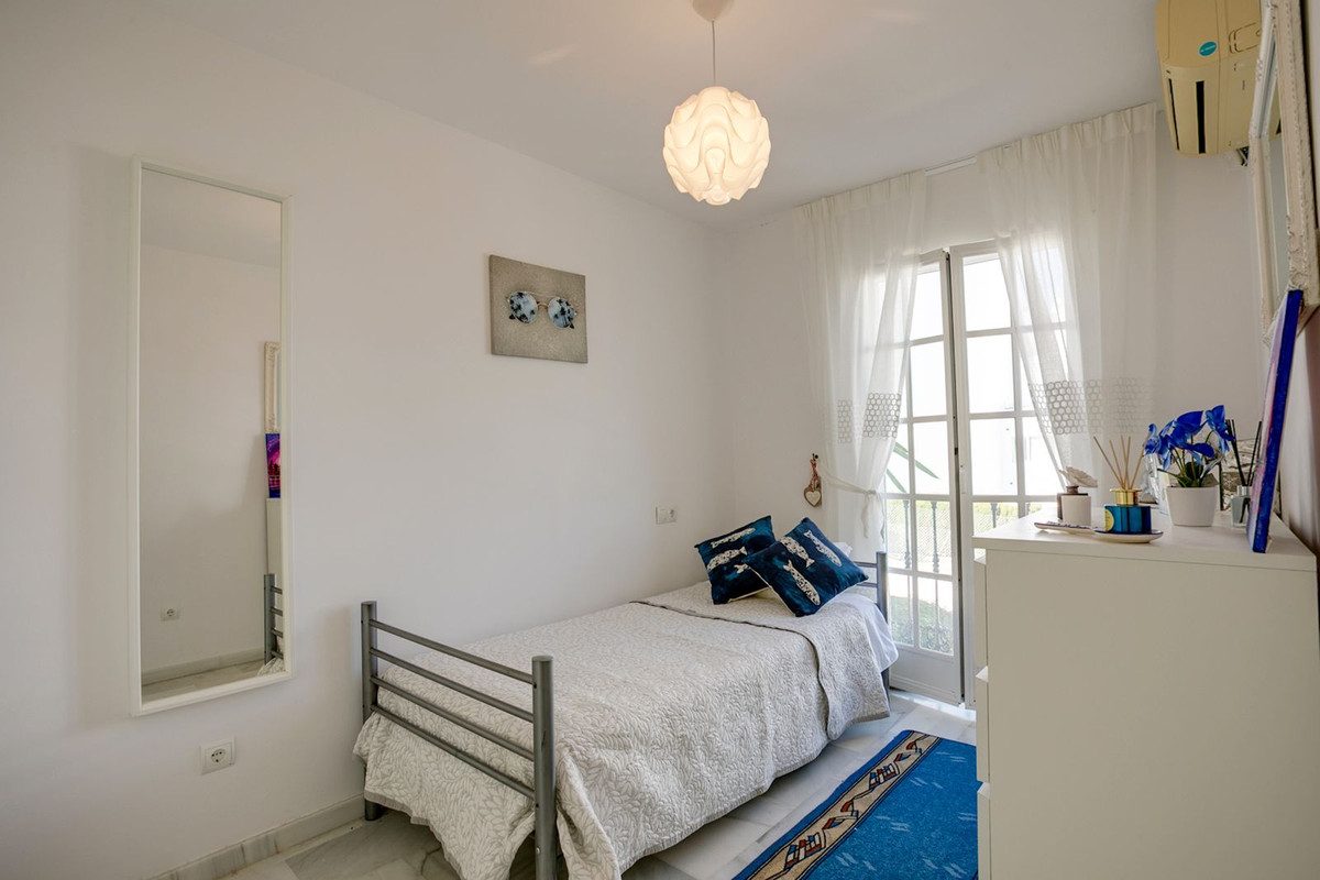 3 Bedroom Townhouse in Estepona - Photo 9