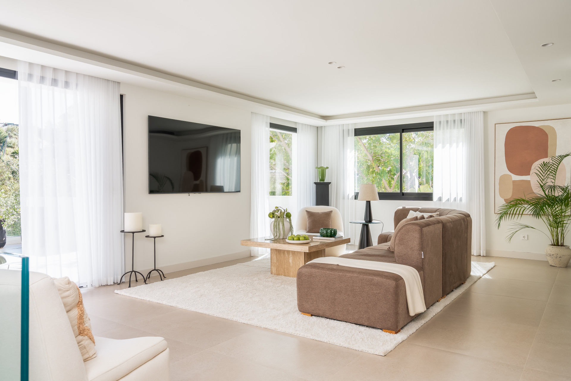 5 Bedroom Villa in Marbella - Photo 4